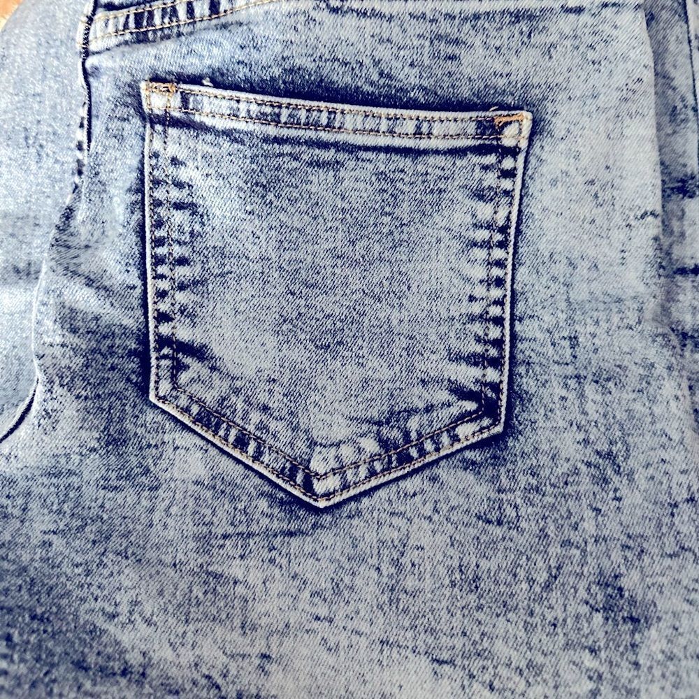 Gabrielle Union High Rise Ripped Straight Leg Jeans in the Size 10 - Picture 12 of 12